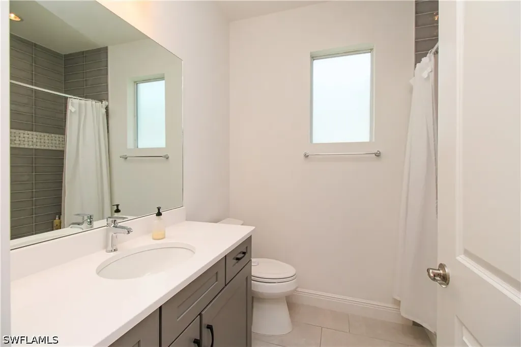 9241 Cayman Drive Naples FL 34114