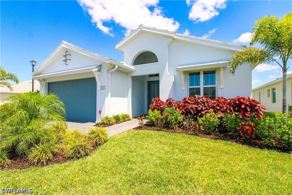 9241 Cayman Drive Naples FL 34114
