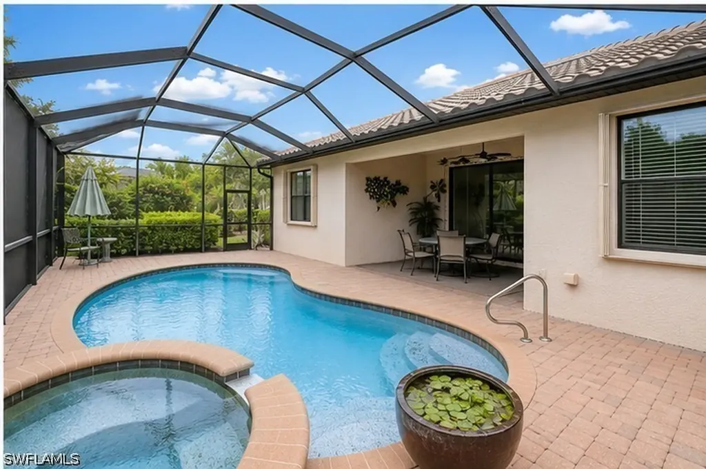 3934 Sapphire Way Naples FL 34114