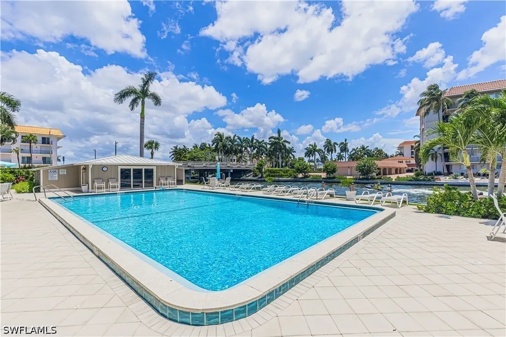 2880 Gulf Shore Boulevard N Naples FL 34103