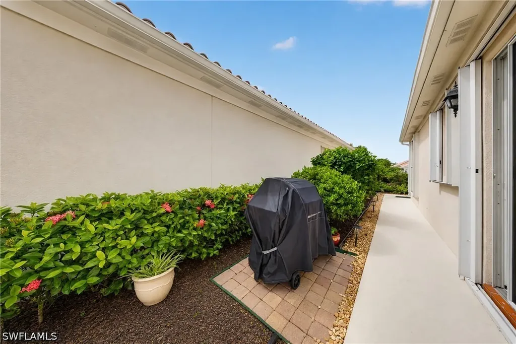 3204 Benicia Court Naples FL 34109