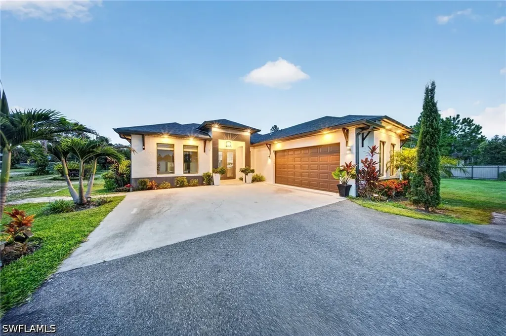 2885 41st Avenue NE Naples FL 34120