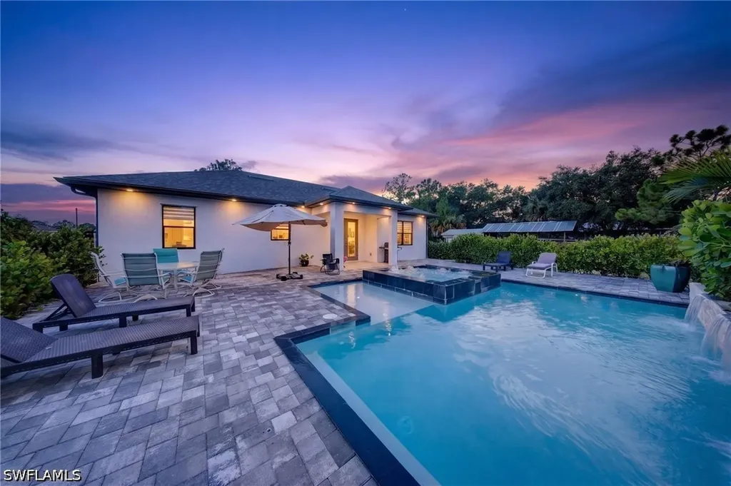 2885 41st Avenue NE Naples FL 34120