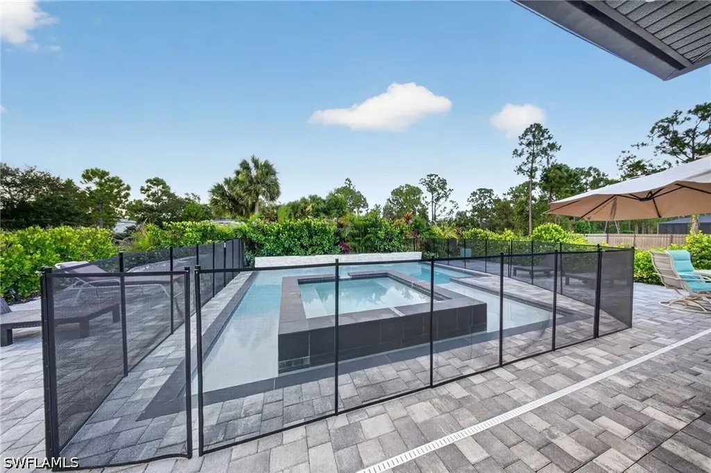 2885 41st Avenue NE Naples FL 34120
