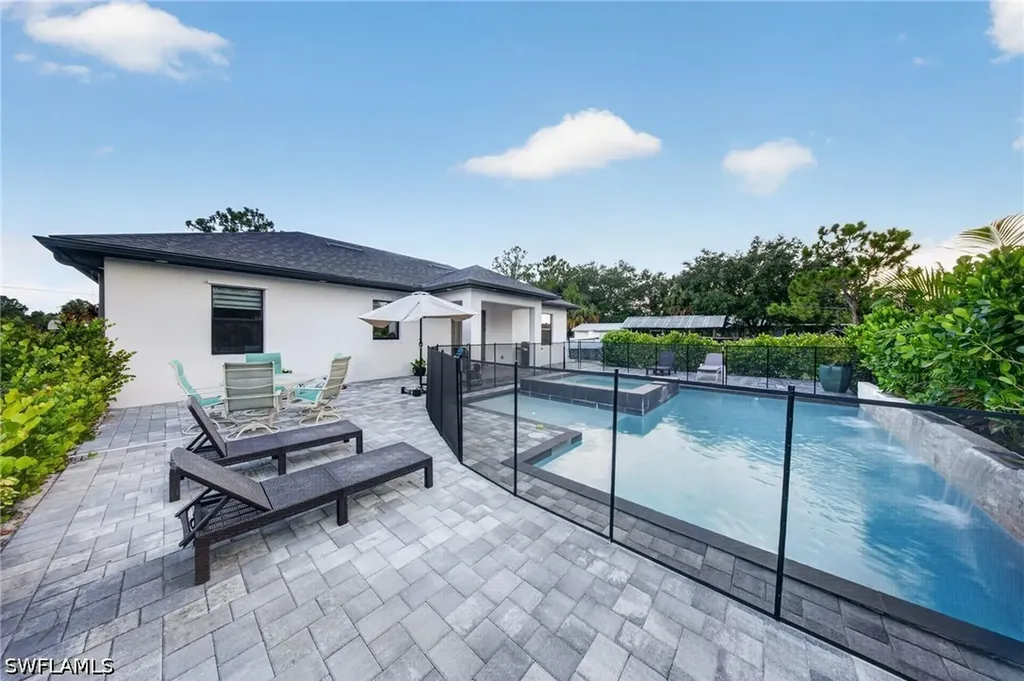 2885 41st Avenue NE Naples FL 34120