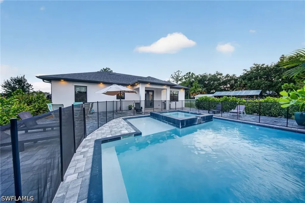 2885 41st Avenue NE Naples FL 34120