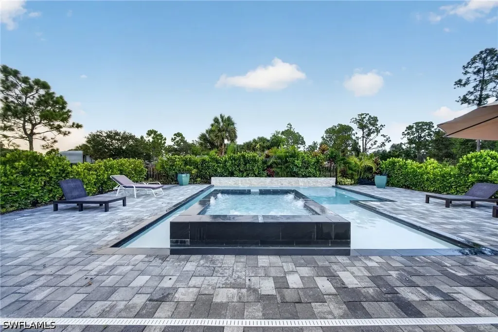 2885 41st Avenue NE Naples FL 34120