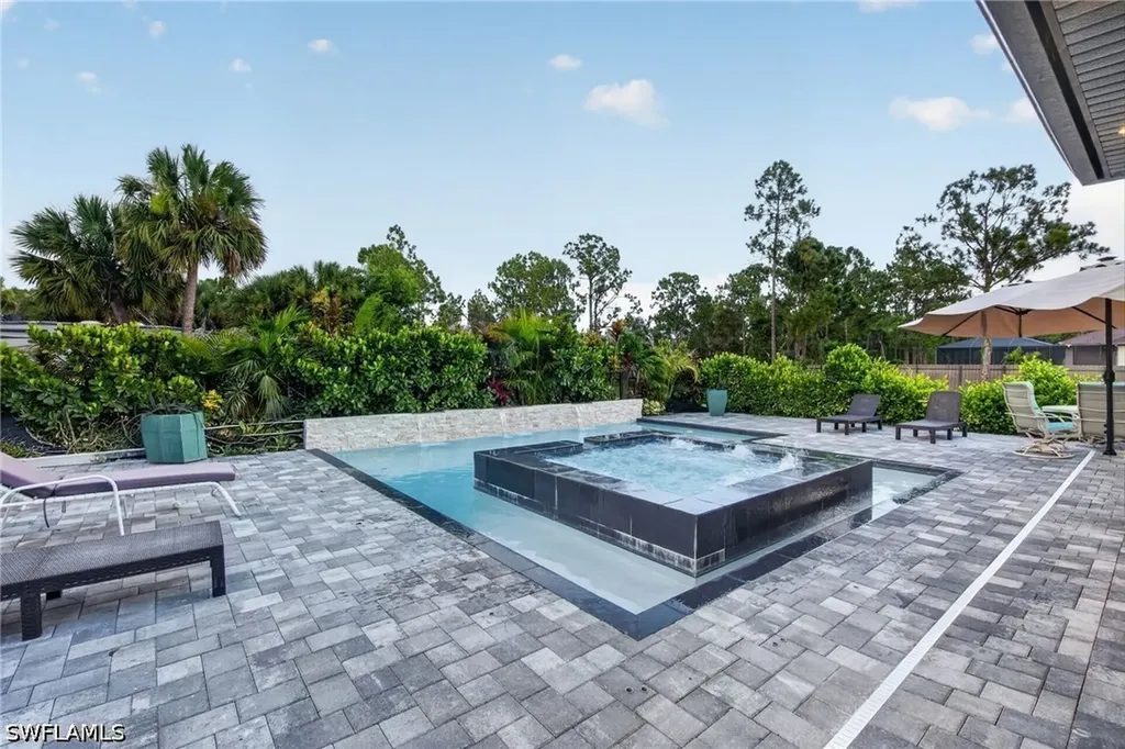 2885 41st Avenue NE Naples FL 34120