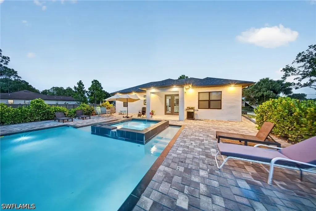 2885 41st Avenue NE Naples FL 34120