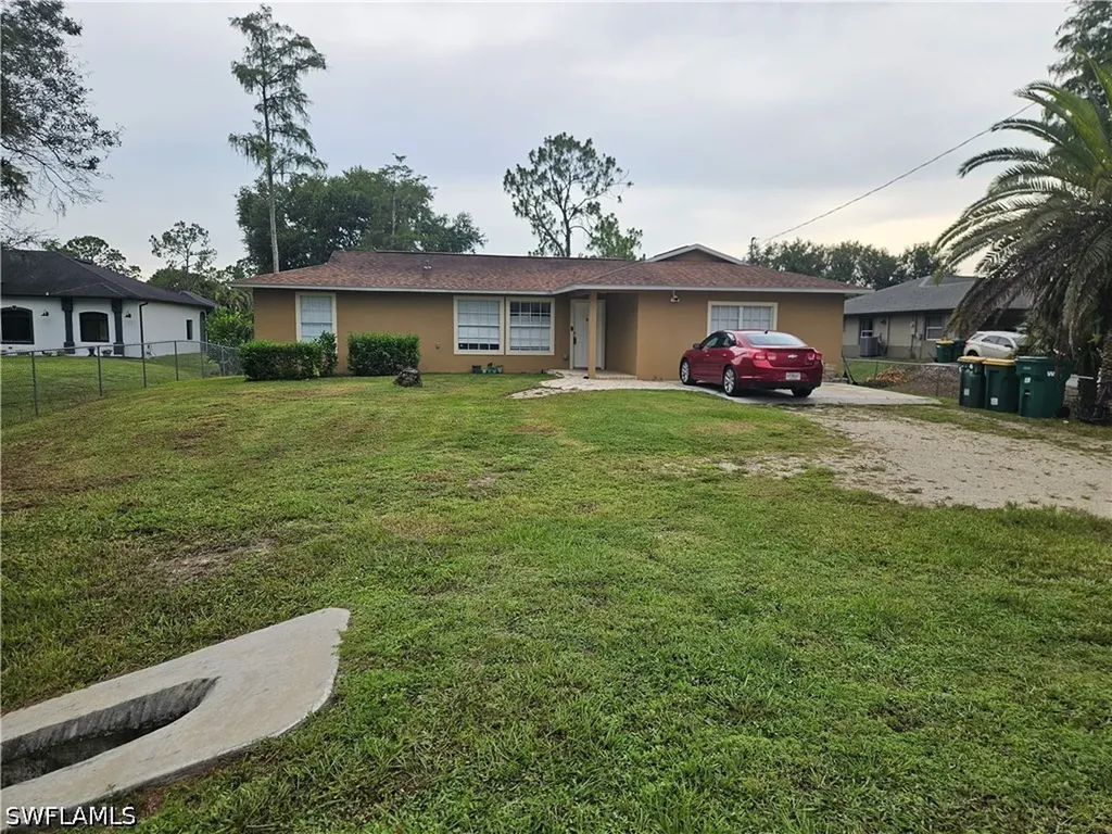 Naples FL, 2430 Golden Gate Boulevard E