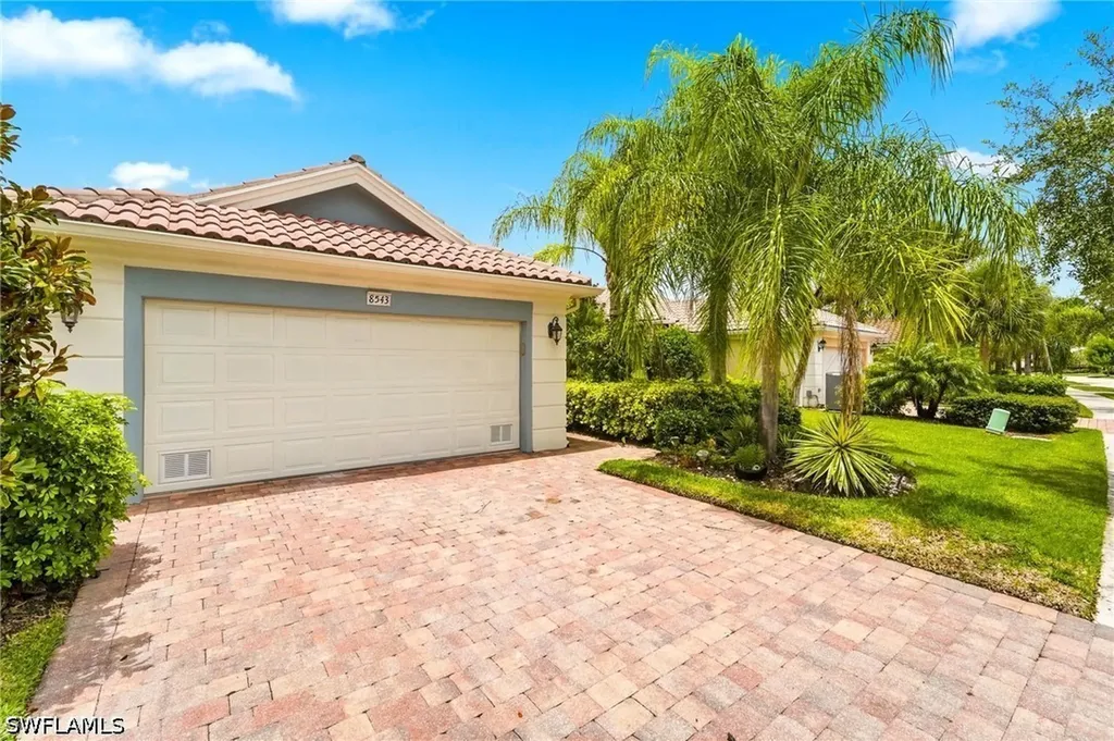 8543 Alessandria Court Naples FL 34114
