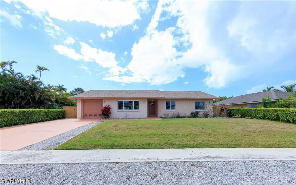 188 Gulfstream Street Marco Island FL 34145