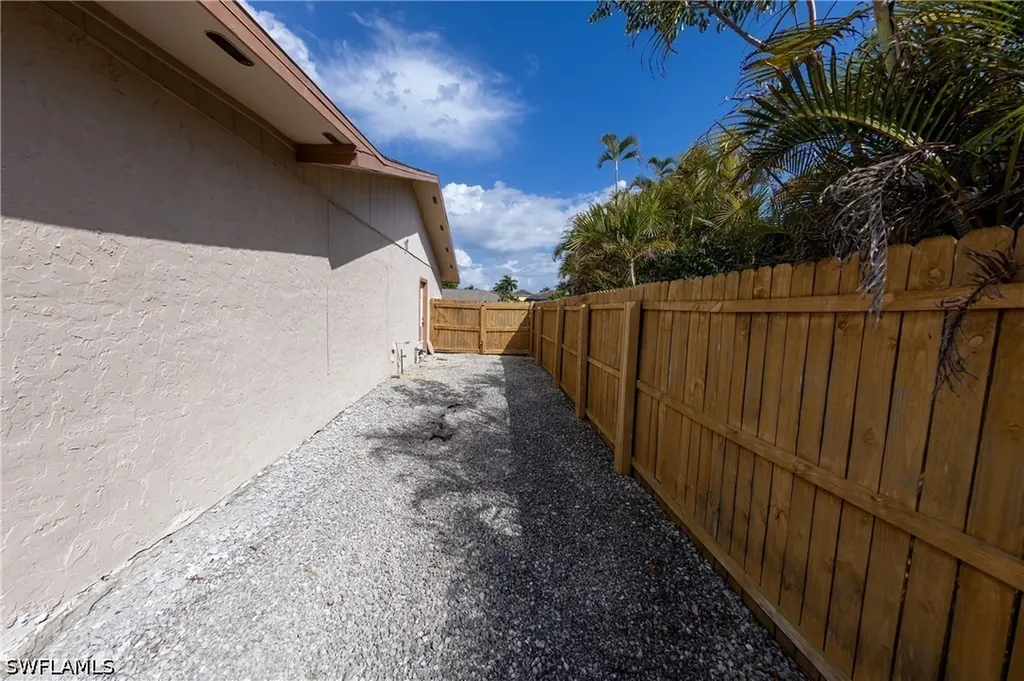 188 Gulfstream Street Marco Island FL 34145
