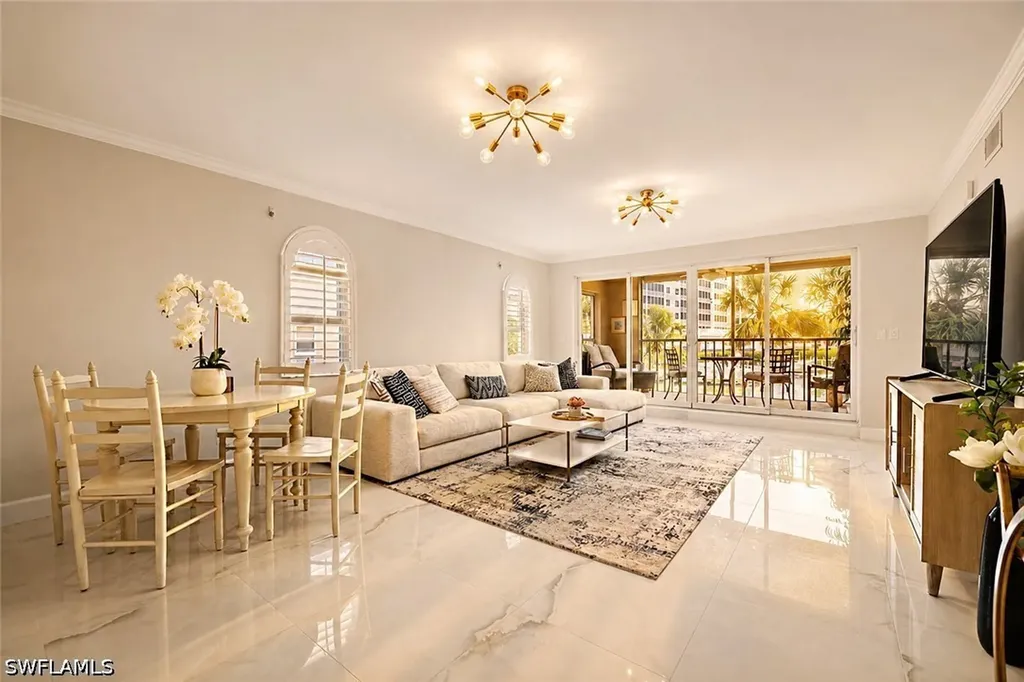 9103 Vanderbilt Drive Naples FL 34108