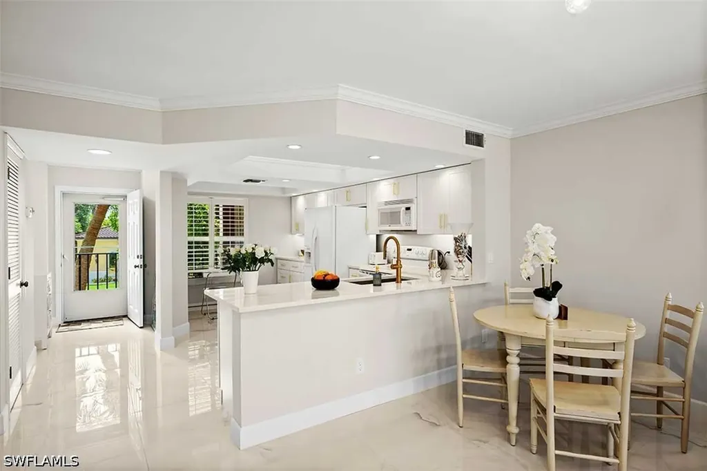 9103 Vanderbilt Drive Naples FL 34108