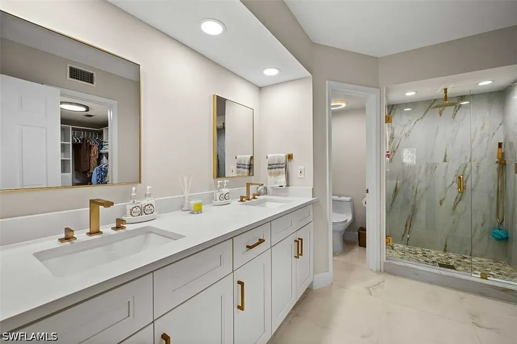 9103 Vanderbilt Drive Naples FL 34108