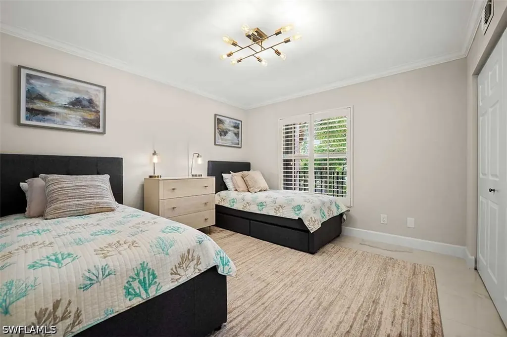 9103 Vanderbilt Drive Naples FL 34108