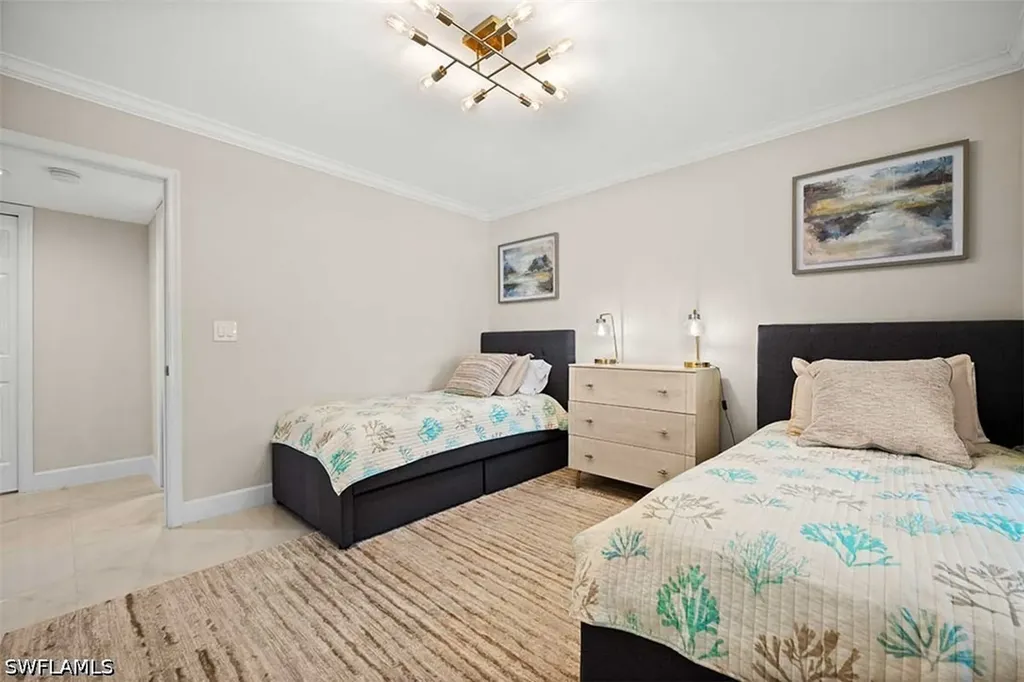 9103 Vanderbilt Drive Naples FL 34108