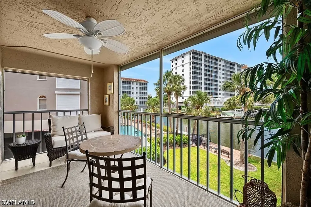 9103 Vanderbilt Drive Naples FL 34108