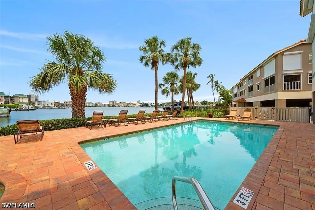 9103 Vanderbilt Drive Naples FL 34108