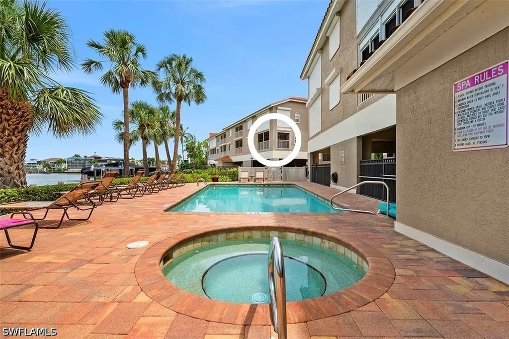 9103 Vanderbilt Drive Naples FL 34108