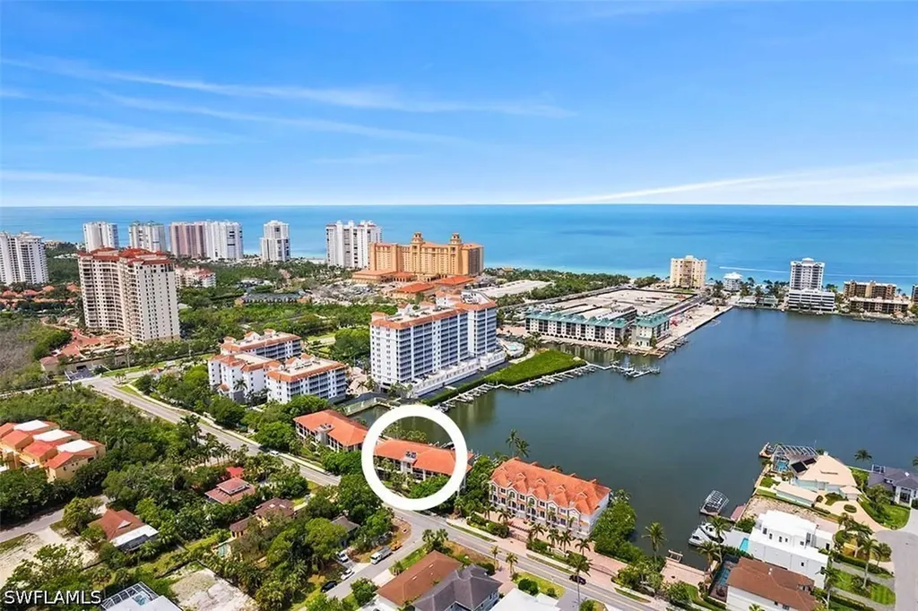 9103 Vanderbilt Drive Naples FL 34108