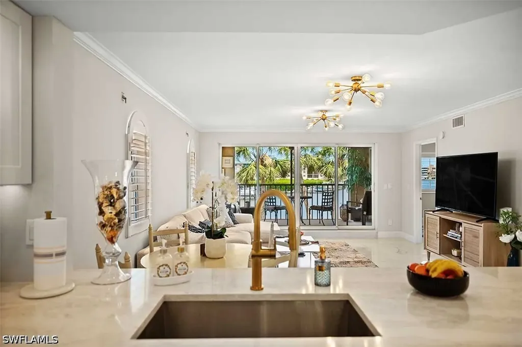 9103 Vanderbilt Drive Naples FL 34108