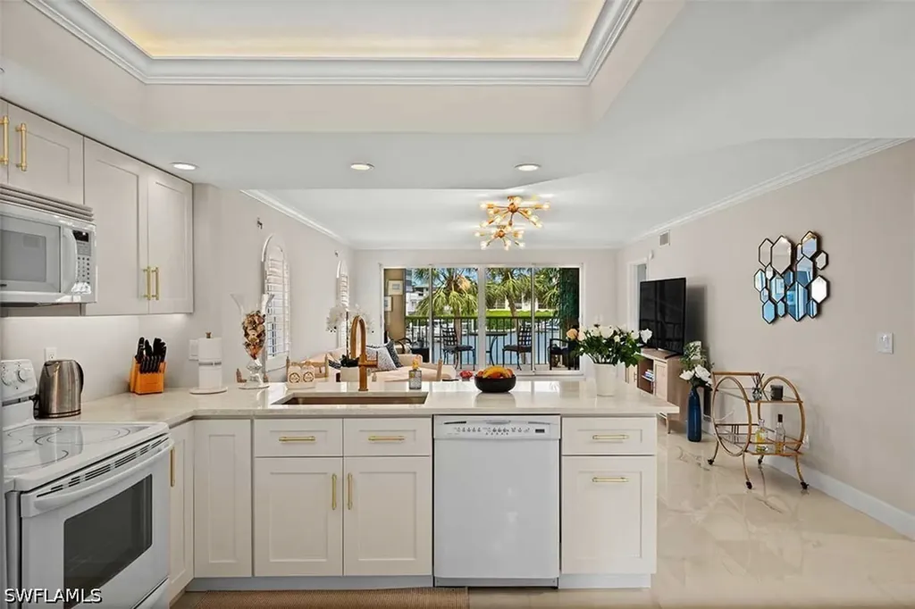 9103 Vanderbilt Drive Naples FL 34108