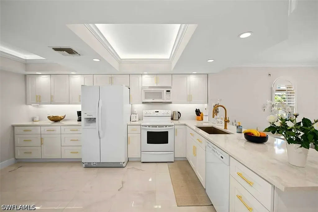9103 Vanderbilt Drive Naples FL 34108