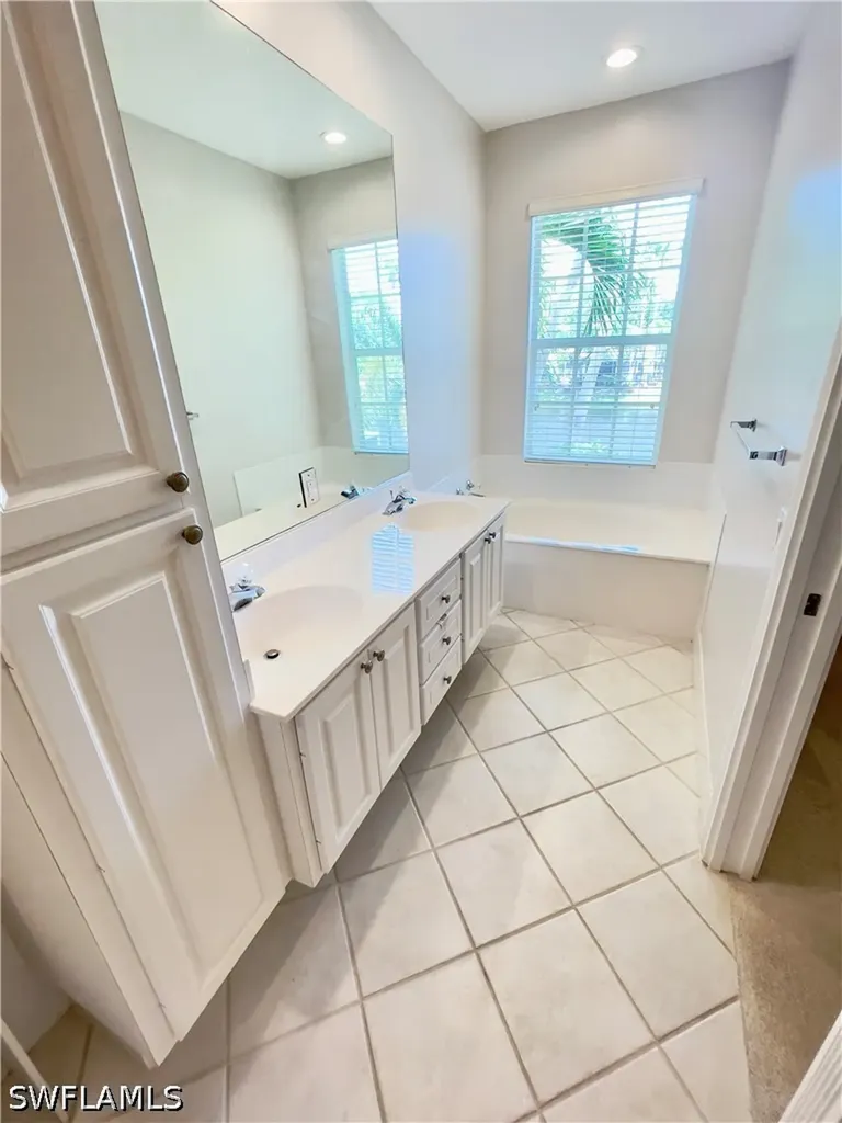 5669 Cove Circle Naples FL 34119