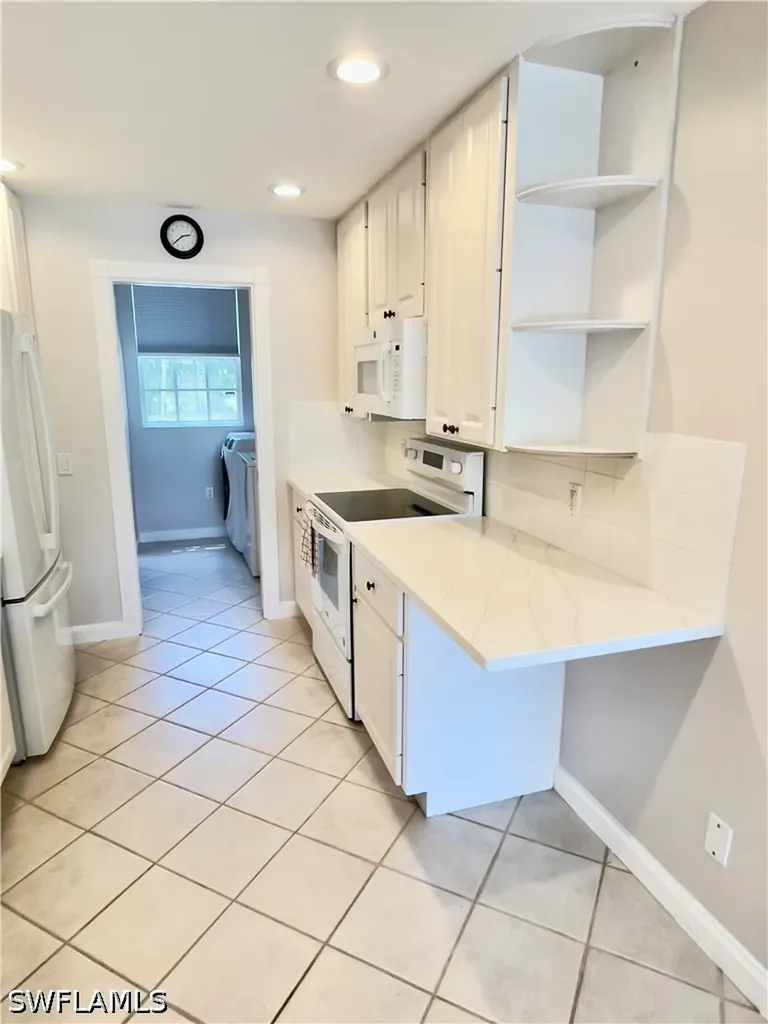 5669 Cove Circle Naples FL 34119