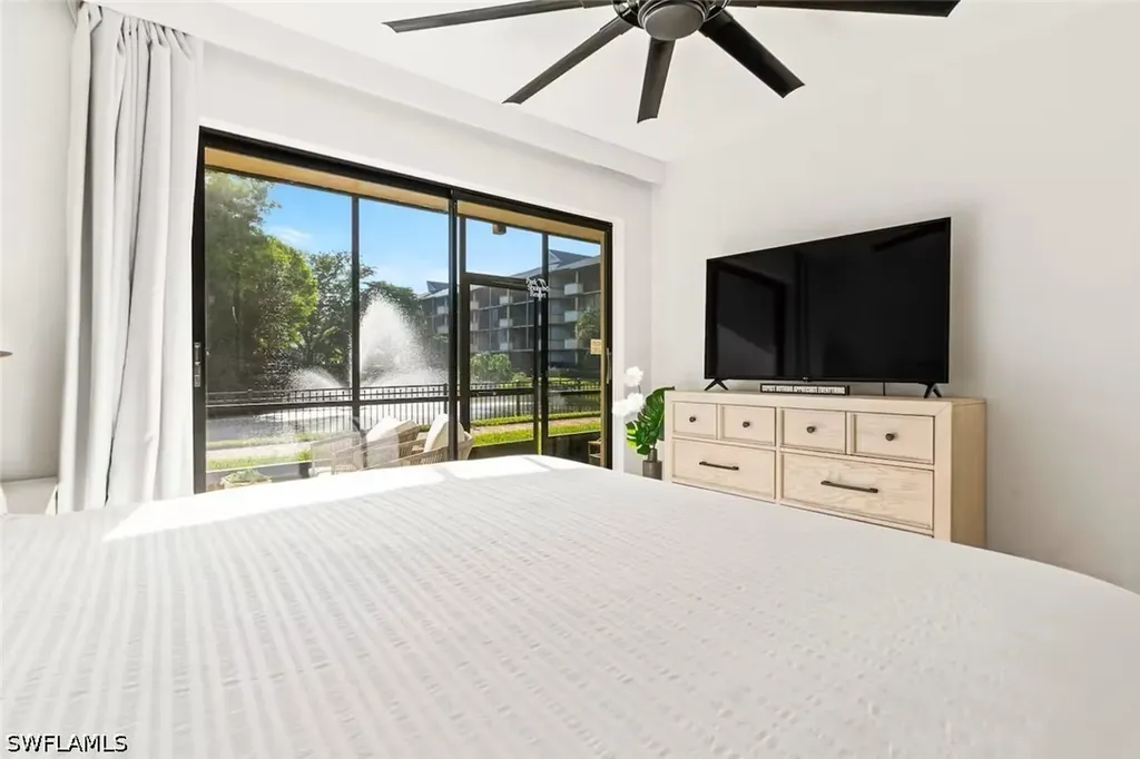 600 Neapolitan Way Naples FL 34103