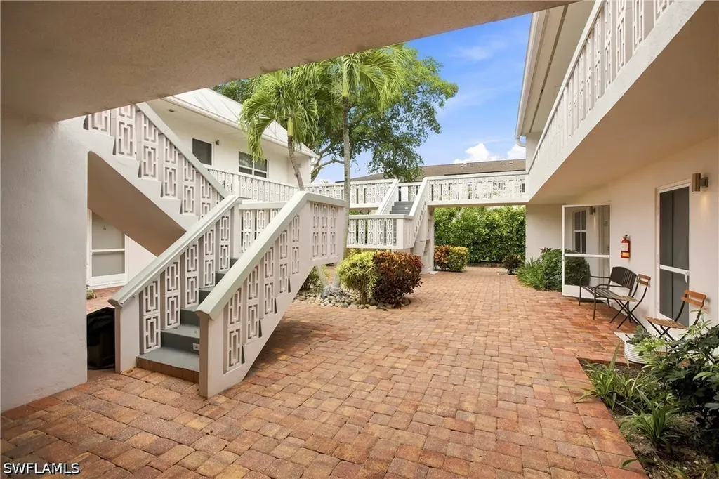 780 10th Avenue S Naples FL 34102