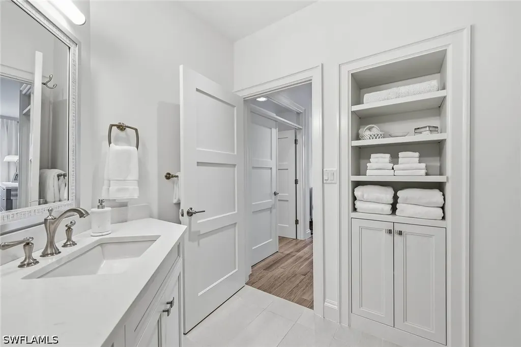 365 5th Avenue S Naples FL 34102