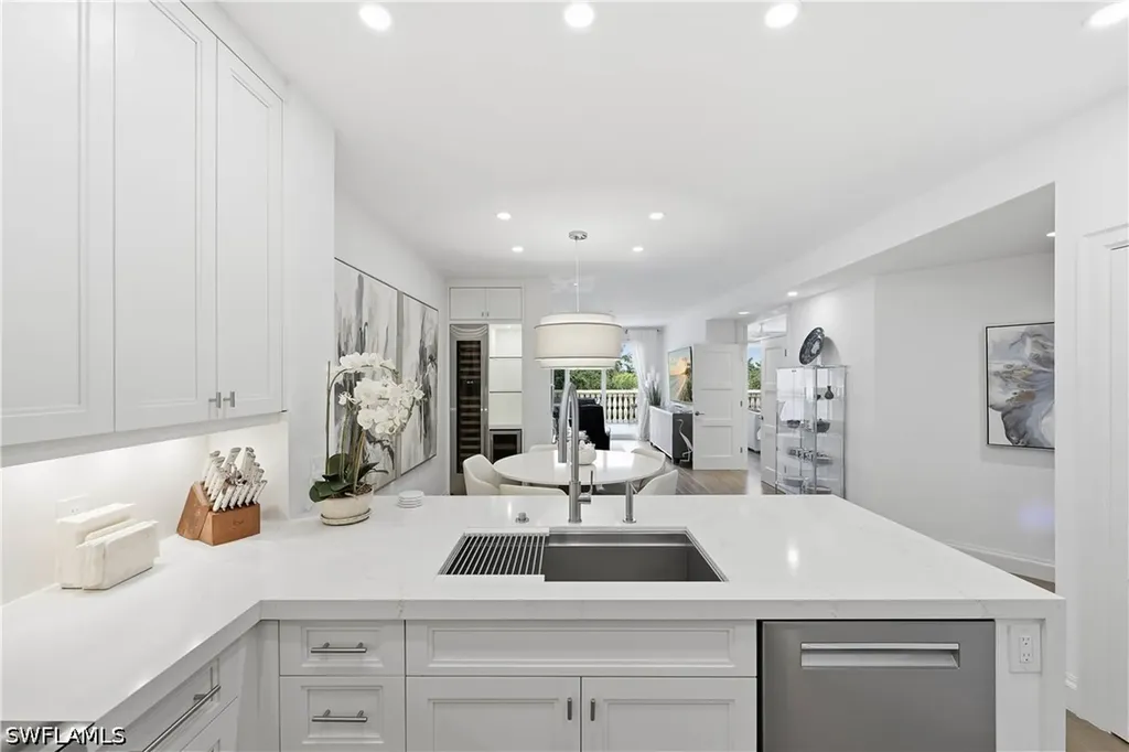 365 5th Avenue S Naples FL 34102