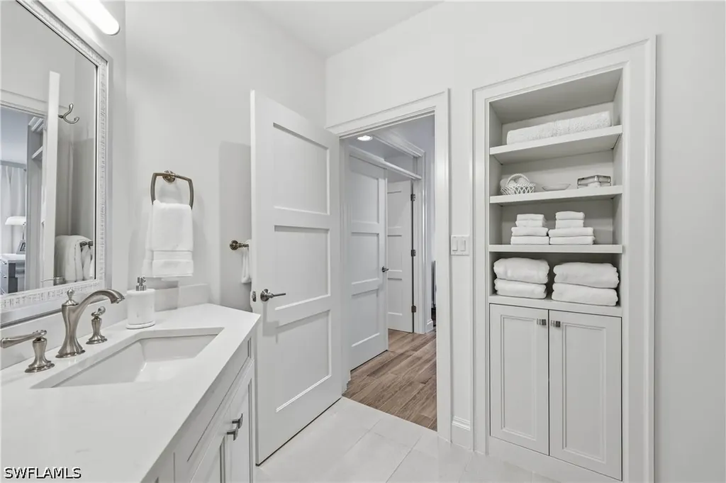 365 5th Avenue S Naples FL 34102
