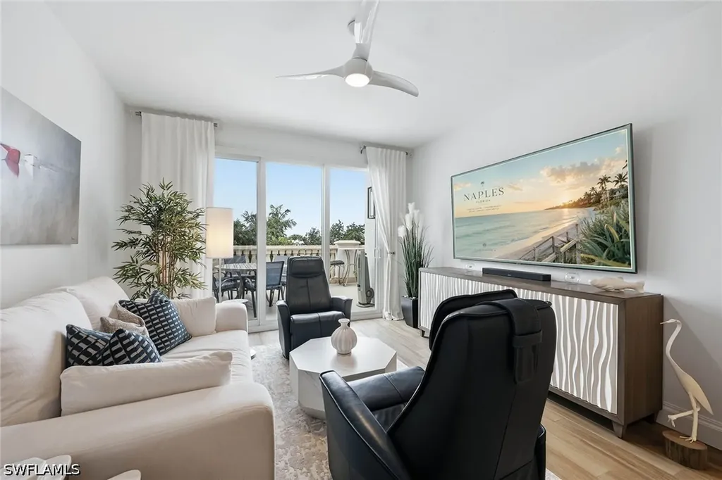 365 5th Avenue S Naples FL 34102