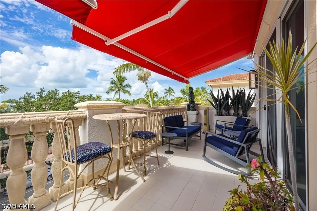 365 5th Avenue S Naples FL 34102