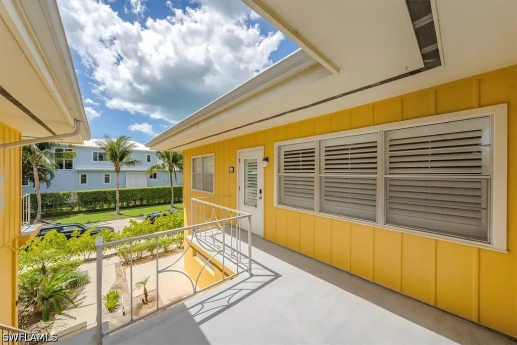 209 8th Avenue S Naples FL 34102