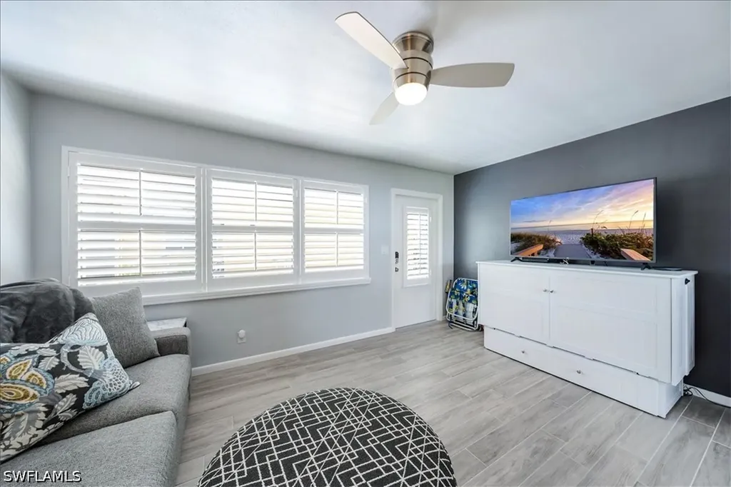 209 8th Avenue S Naples FL 34102
