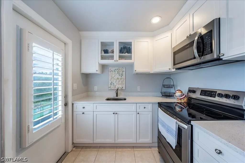 209 8th Avenue S Naples FL 34102