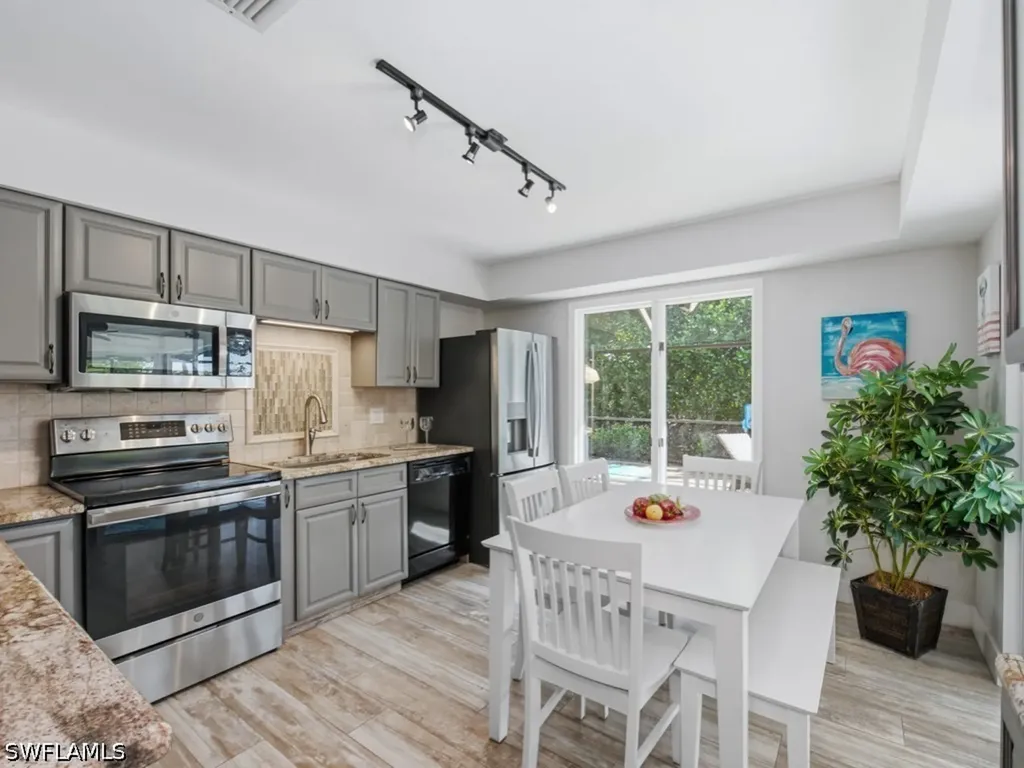 2060 Sheffield Avenue Marco Island FL 34145