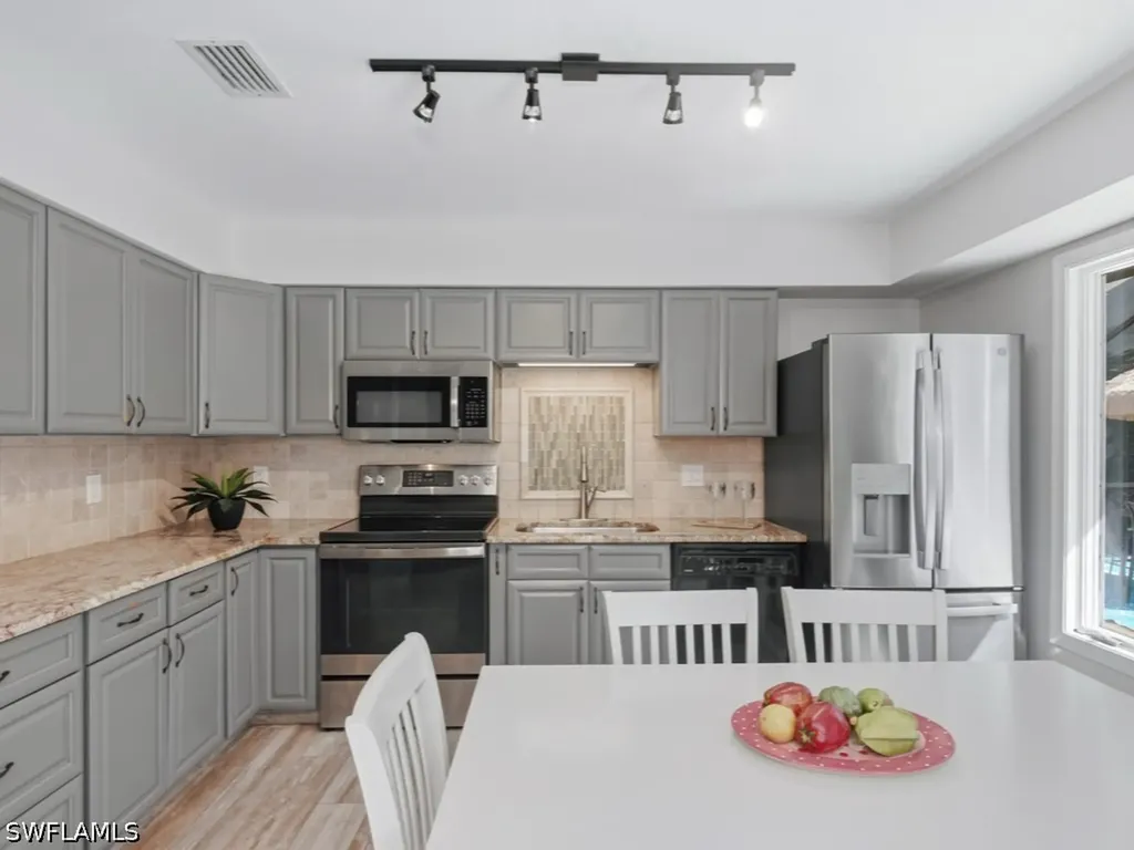 2060 Sheffield Avenue Marco Island FL 34145