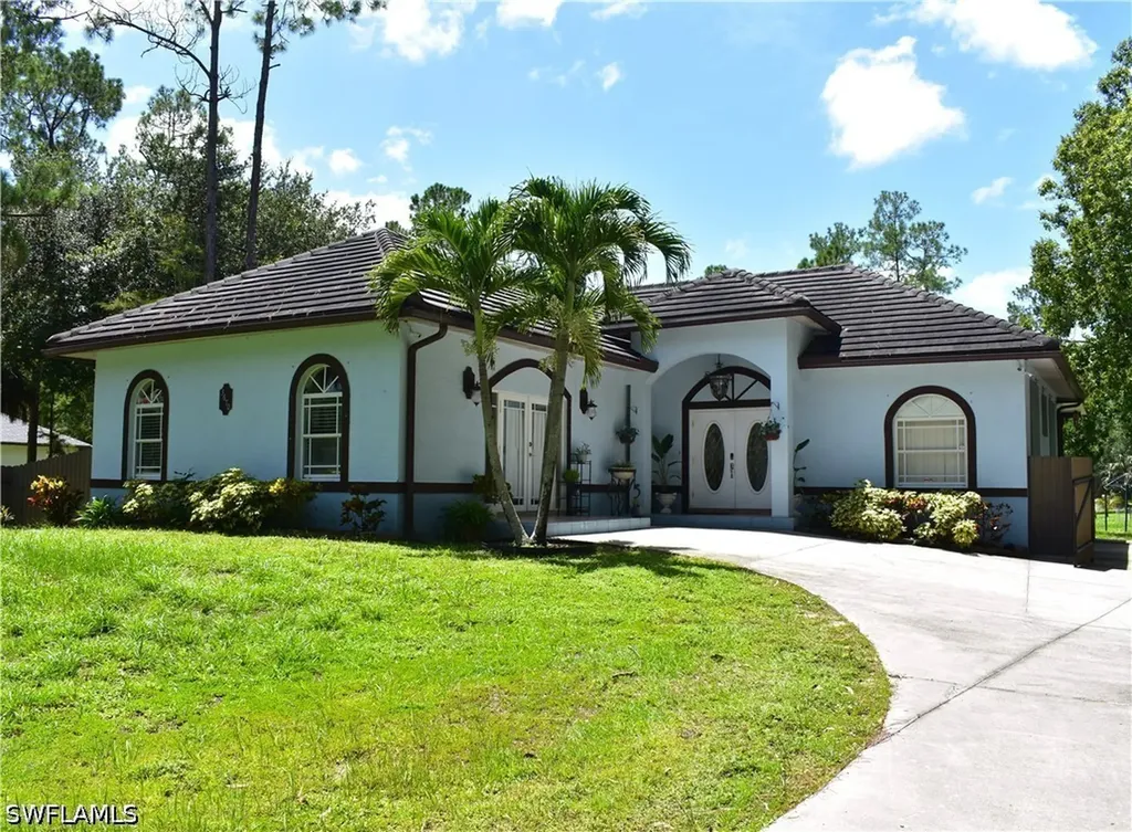 Naples FL, 3670 8TH Avenue SE