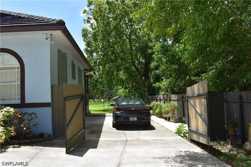 3670 8th Avenue SE Naples FL 34117