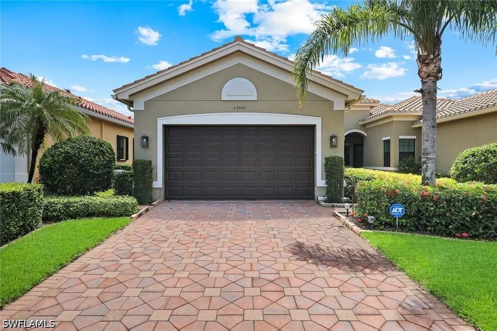 13556 Coronado Drive Naples FL 34109