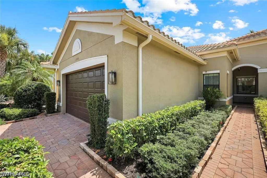13556 Coronado Drive Naples FL 34109
