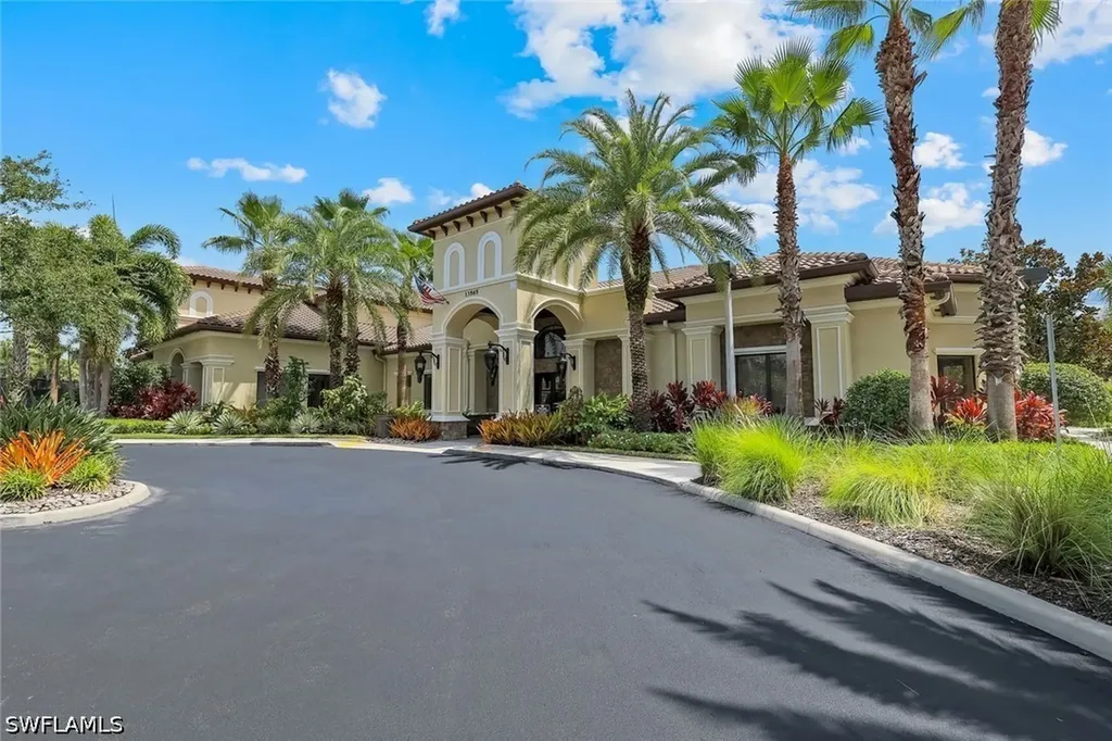 13556 Coronado Drive Naples FL 34109