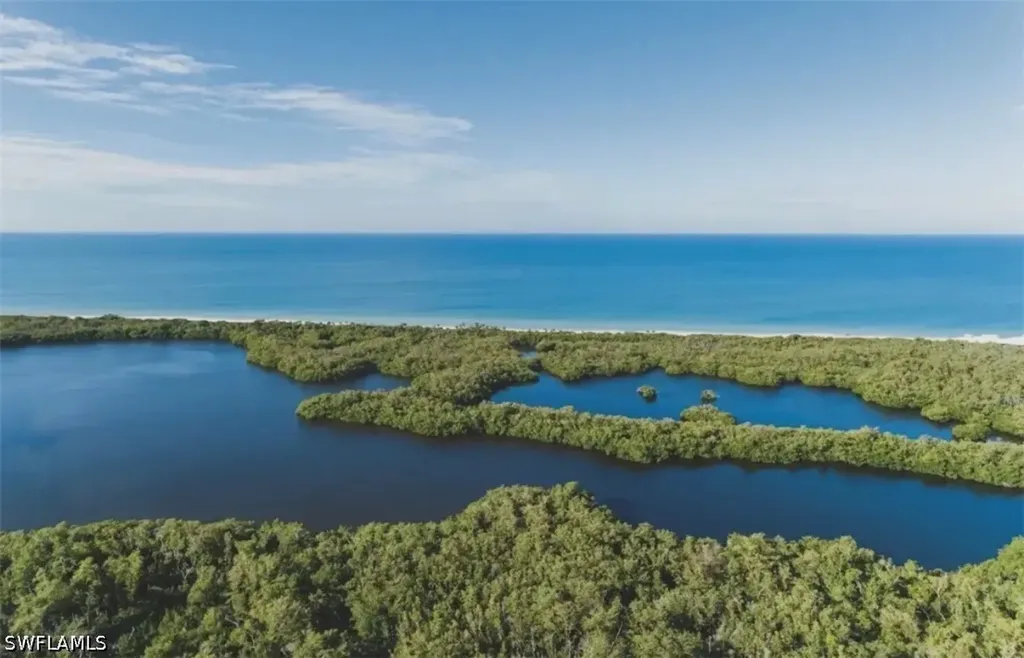 6869 Grenadier Boulevard Naples FL 34108