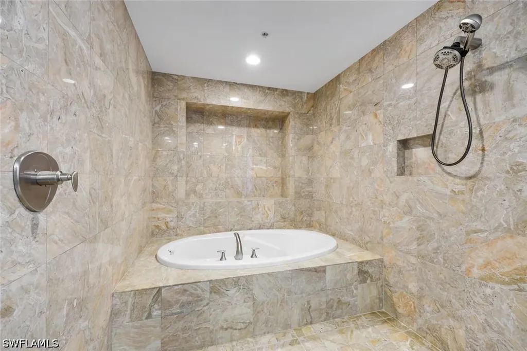 275 Indies Way Naples FL 34110
